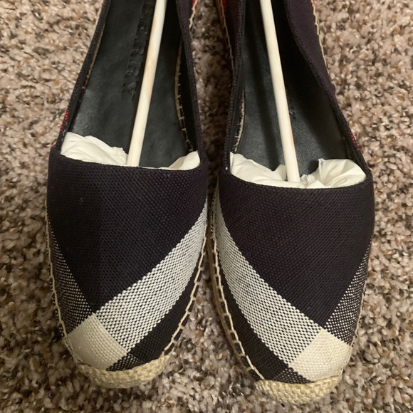 Burberry Brit espadrilles flats . Size 9.5 color navy check - Picture 1 of 16